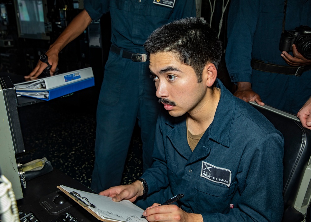 Sailors Conduct Visual Information Training Aboard USS John Finn (DDG 113)
