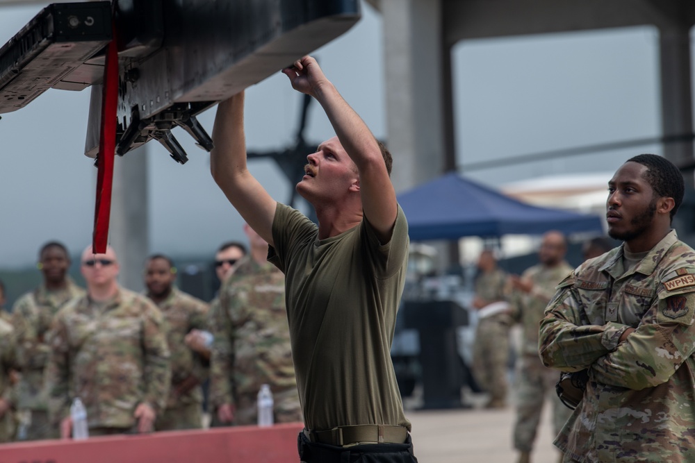 18th MXG weapons load competition