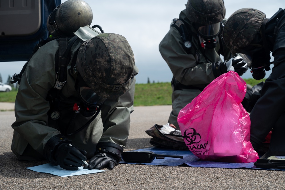 U.S., ROK combine for CBRN, EOD training