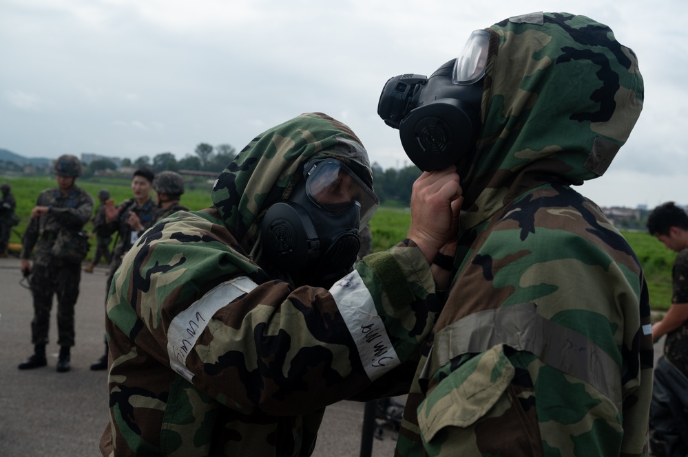 U.S., ROK combine for CBRN, EOD training