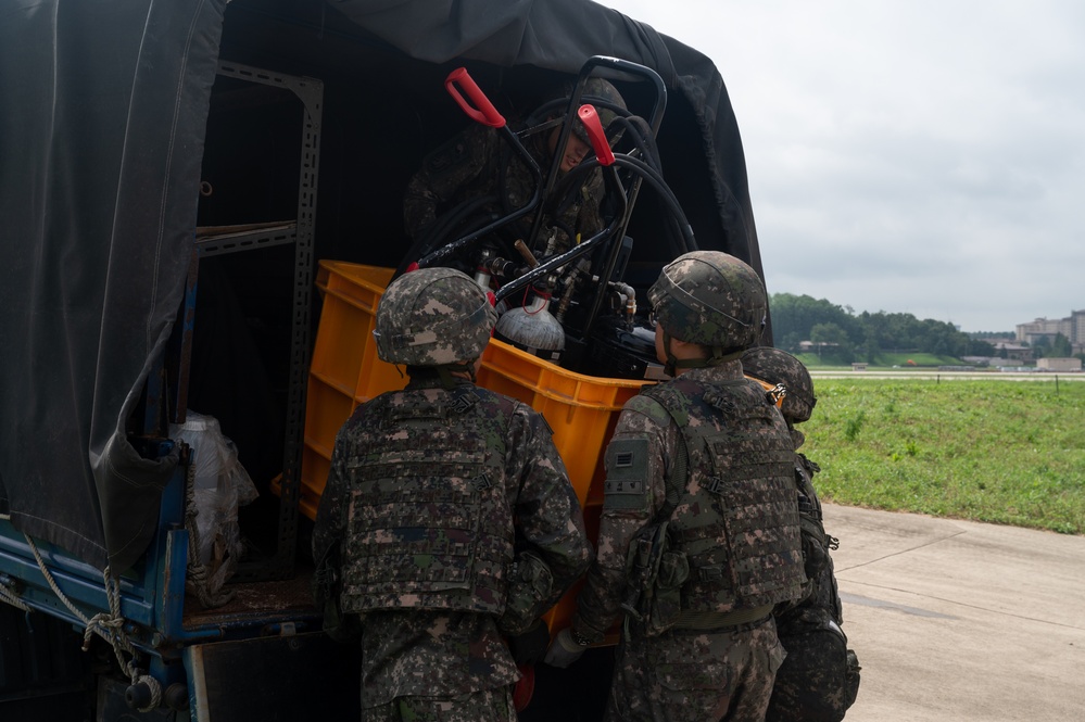 U.S., ROK combine for CBRN, EOD training