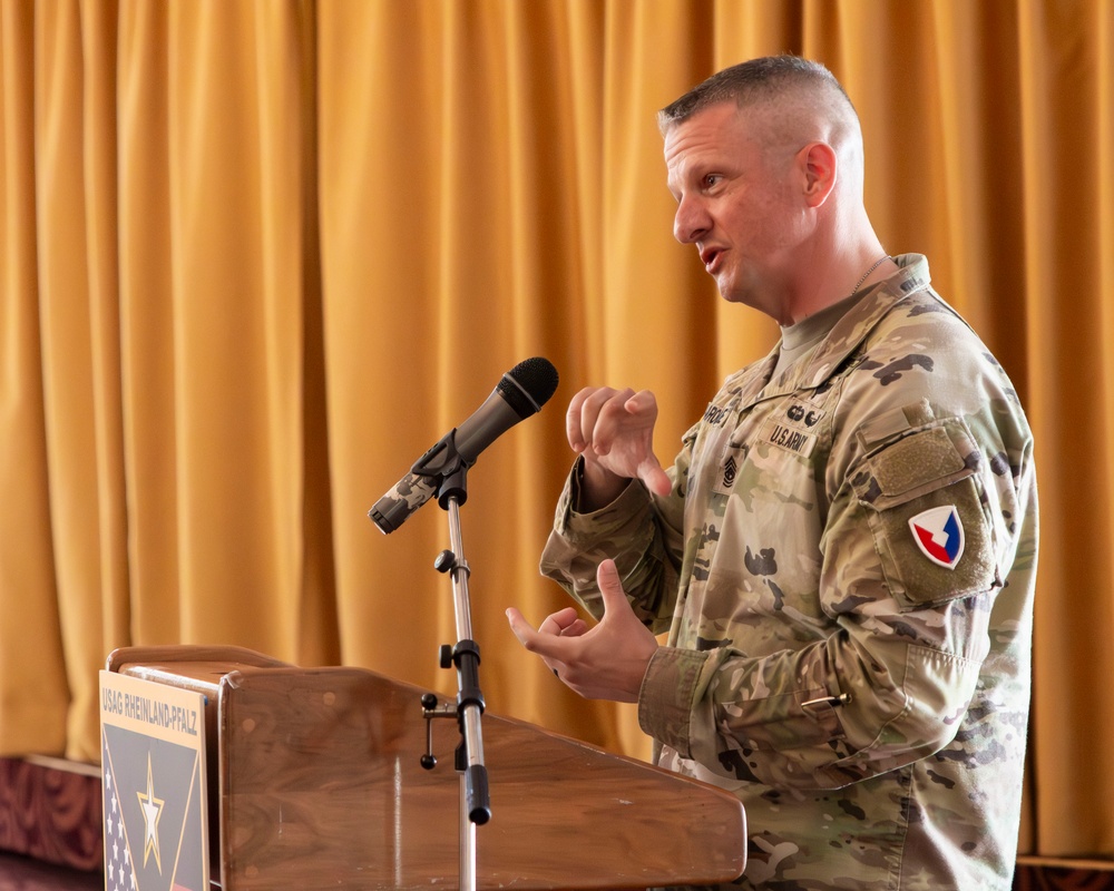 USAG Rheinland-Pfalz holds relinquishment of responsibilities ceremony