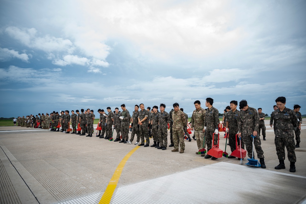 DVIDS - Images - 8th Fighter Wing conducts combined FOD Walk to welcome ...