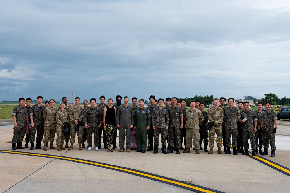 8th Fighter Wing conducts combined FOD Walk to welcome F-16s home