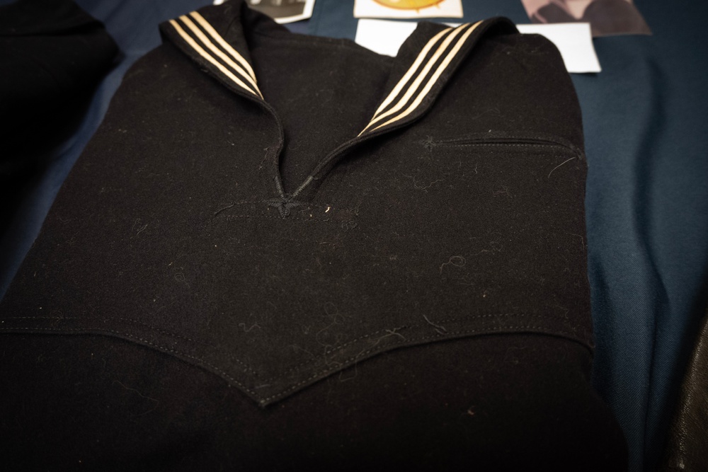 NHHC Receives Escort Carrier Artifacts from WWII Veterans, Families