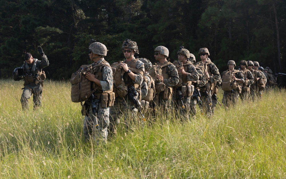 10 Marines Conduct Aerial Transport