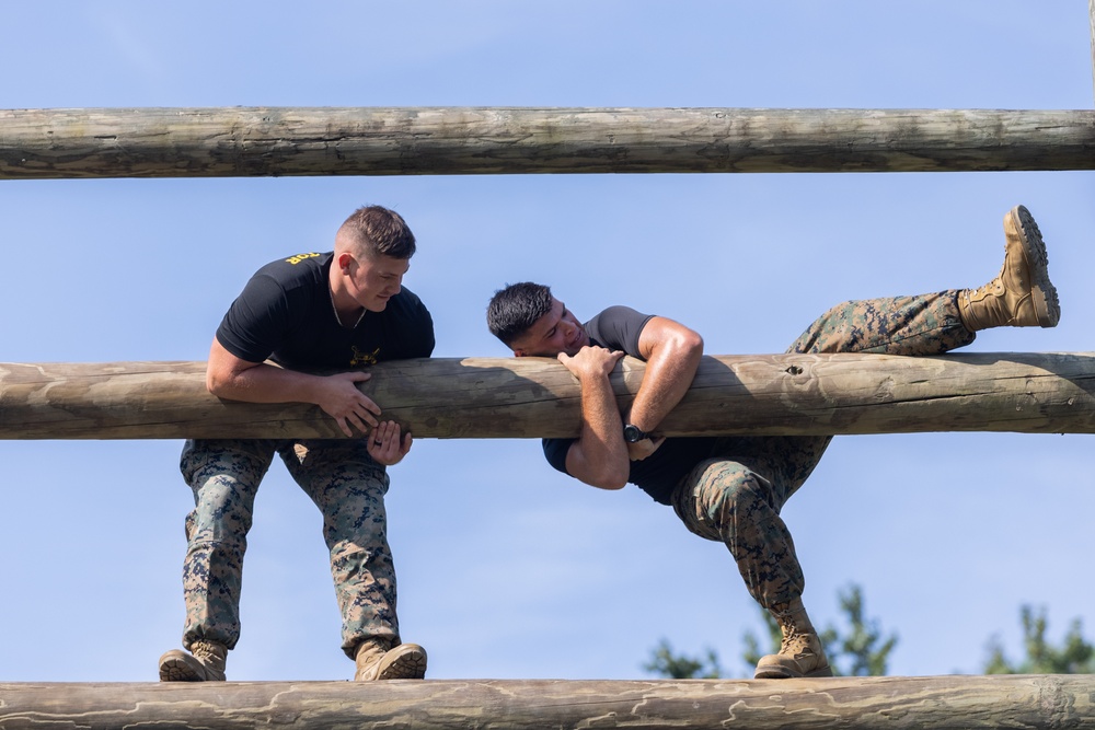 Corporals Course runs the Confidence Course