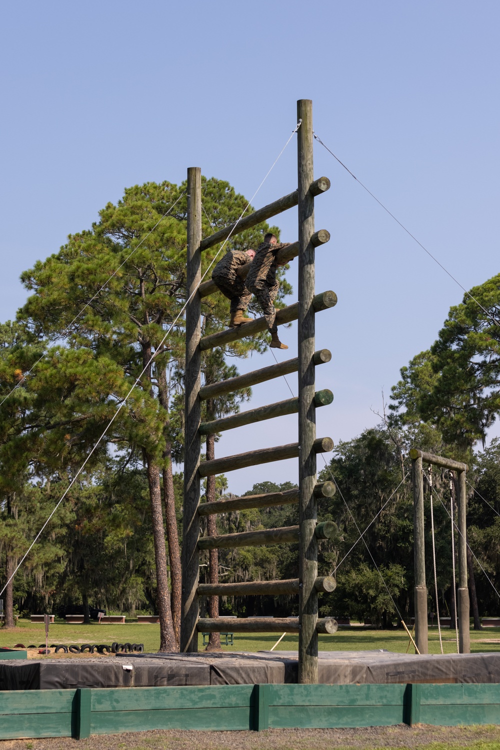 Corporals Course runs the Confidence Course