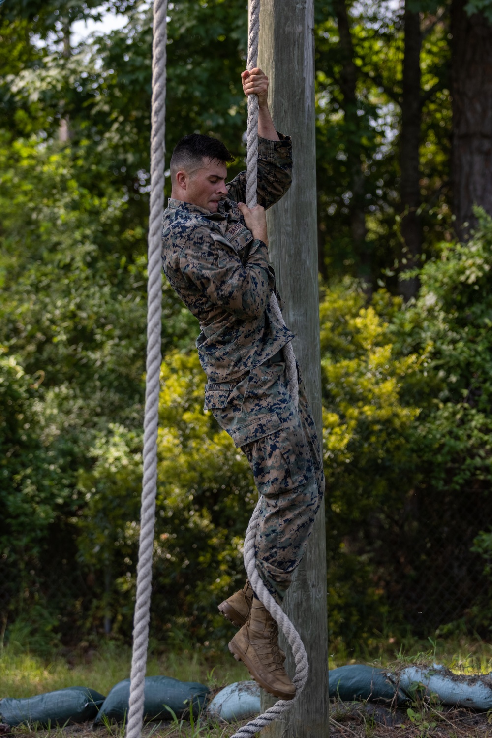 Corporals Course runs the Confidence Course