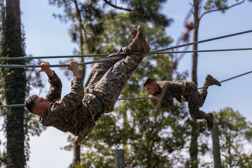 Corporals Course runs the Confidence Course