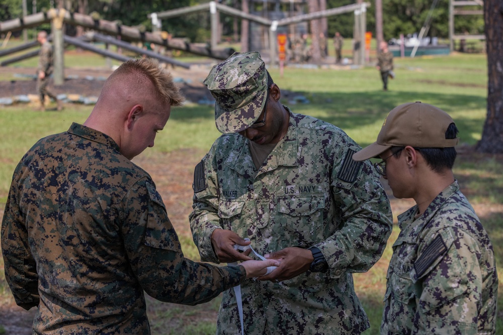 Corporals Course runs the Confidence Course