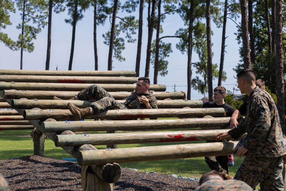 Corporals Course runs the Confidence Course