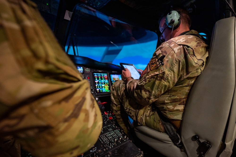 Malmstrom AFB pilots, flight engineers attend first Grey Wolf Type 1 training