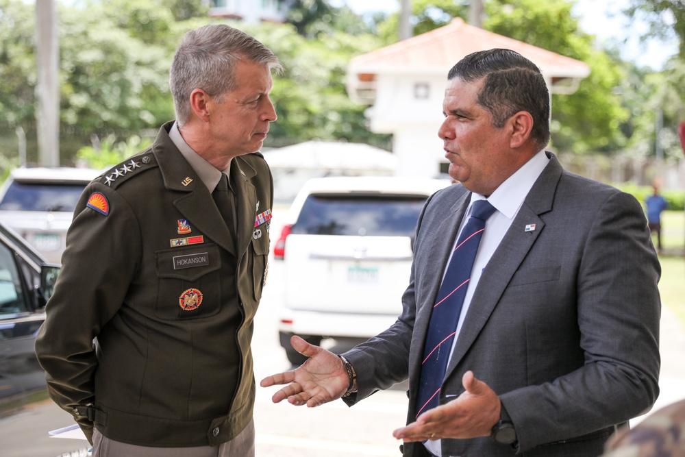 Hokanson meets with Panama's Minister of Public Security