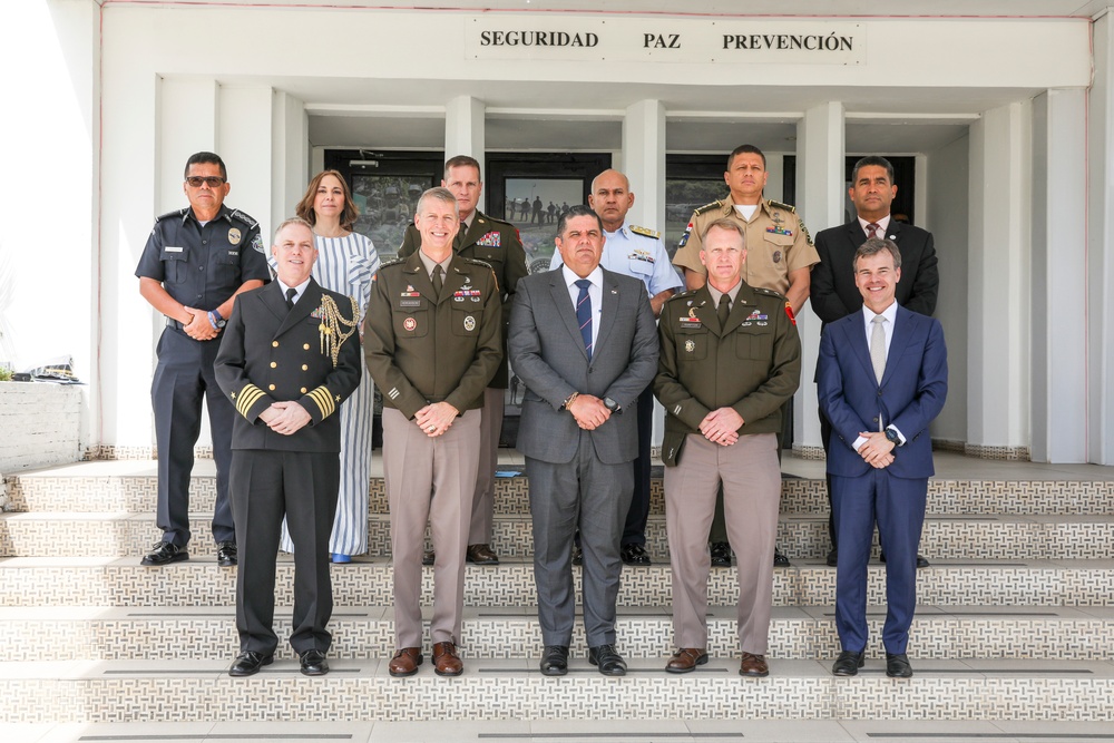 Hokanson meets with Panama's Minister of Public Security