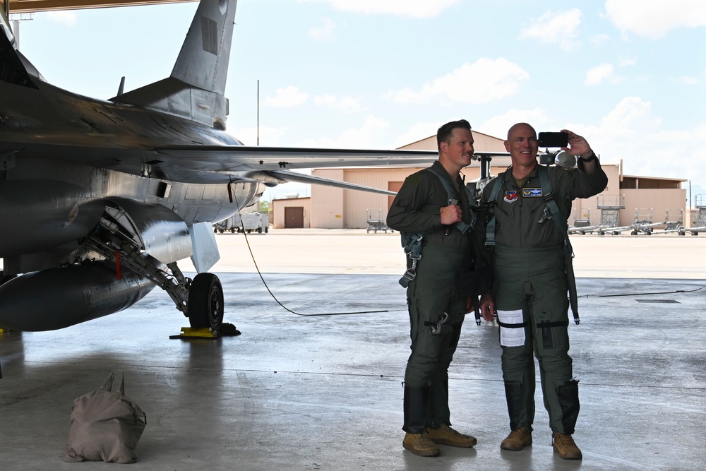 19th AF command team visits Holloman