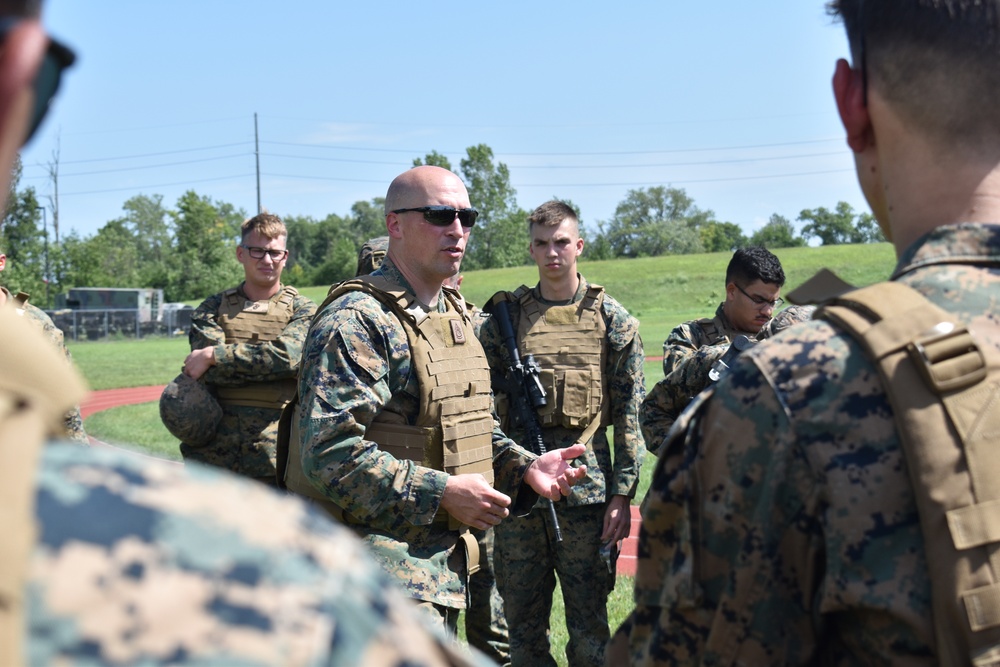 4th Marine Division Communication Marines conduct joint MEDEVAC training with Indiana National Guard