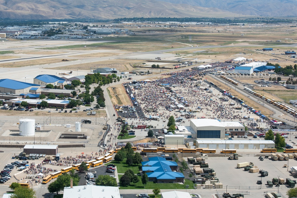 Gowen Thunder airshow shakes Idaho