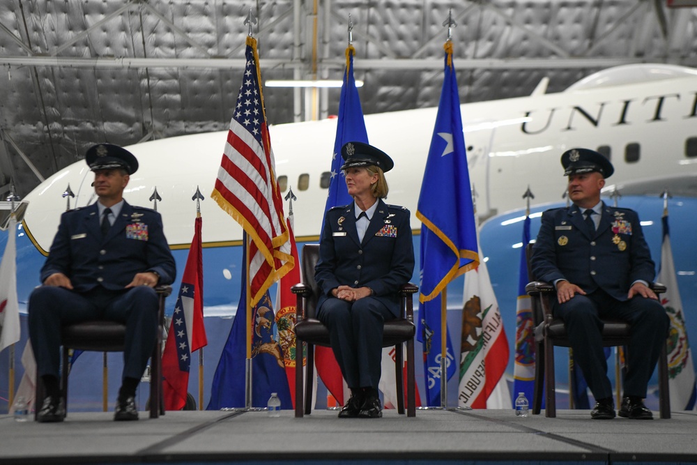 DVIDS - Images - 89th Airlift Wing Change of Command [Image 6 of 26]