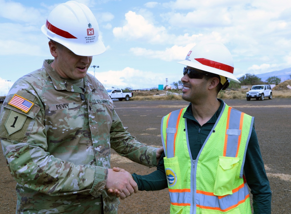 Honolulu District Commander thanks temporary emergency power team