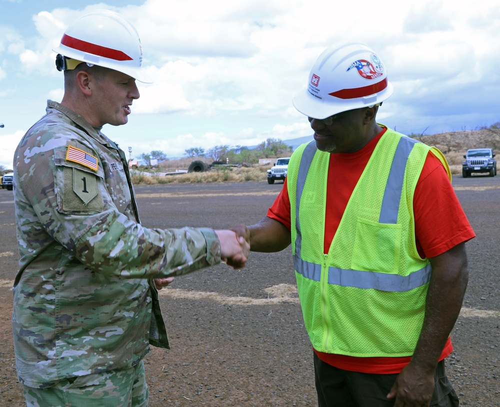 Honolulu District Commander thanks temporary emergency power team