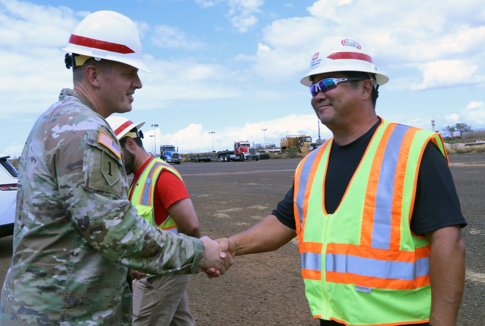 Honolulu District Commander thanks temporary emergency power team