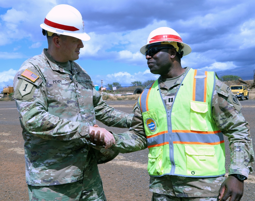 Honolulu District Commander thanks temporary emergency power team