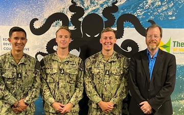 Naval Academy Midshipmen Connect to Engineering Community in Warfare Center Internship