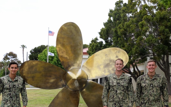 Naval Academy Midshipmen Connect to Engineering Community in Warfare Center Internship