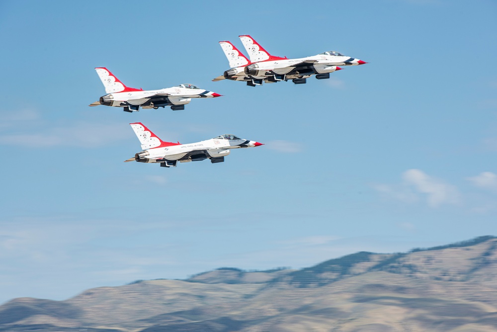 Gowen Thunder airshow shakes Idaho