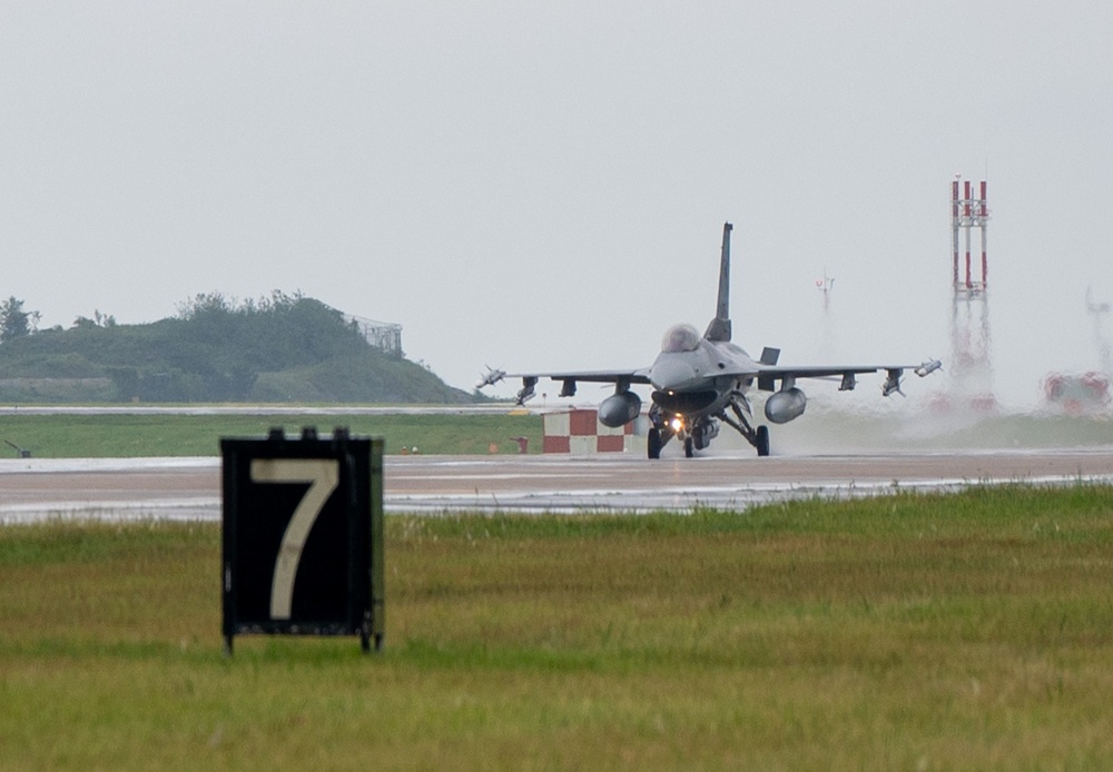 Kunsan reopens runway, airpower returns