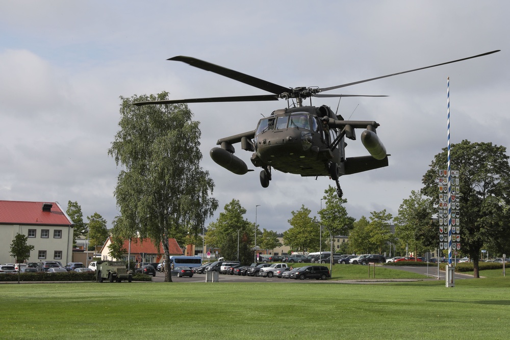 Sen. Thomas Cotton visits Arkansas Guard in Germany