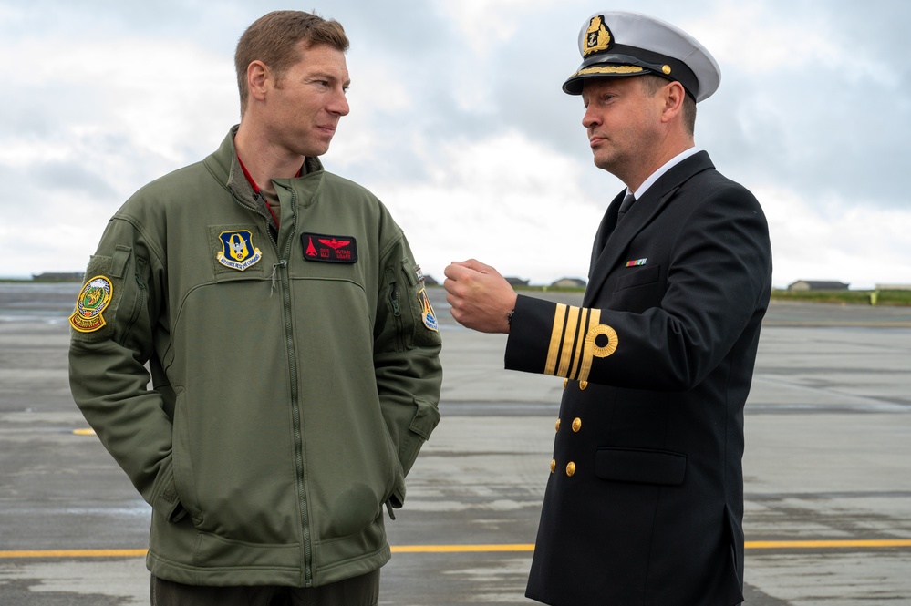 Gen. Hecker visits Keflavik Air Base