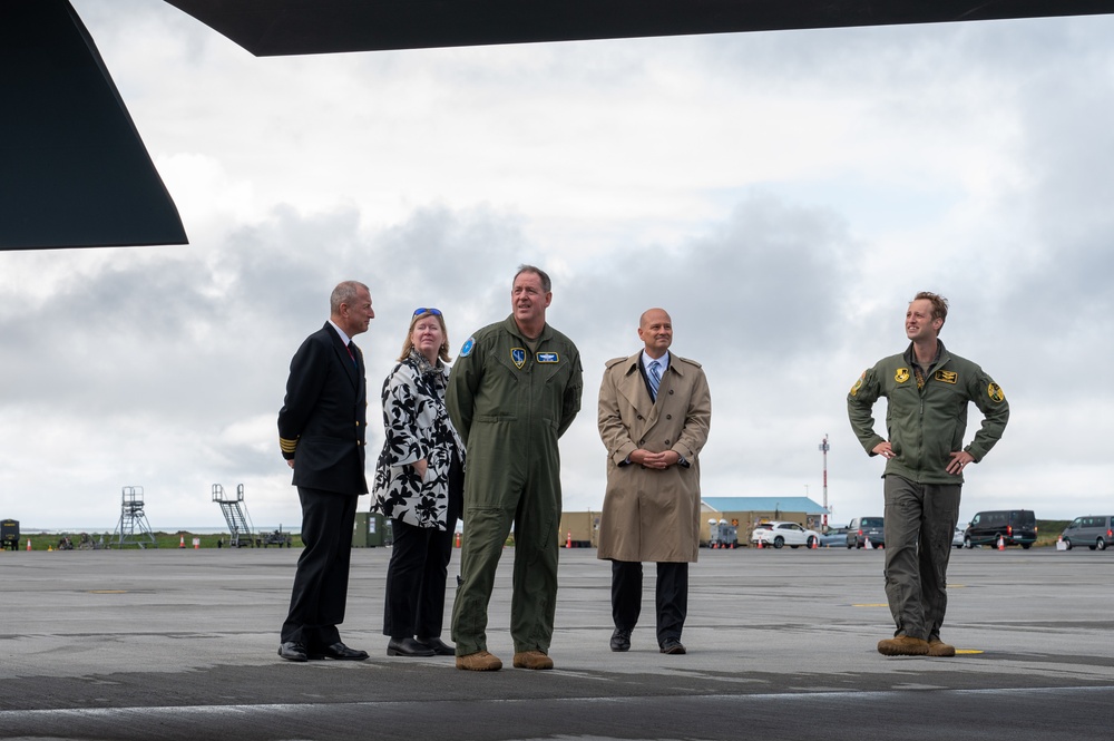 Gen. Hecker visits Keflavik Air Base