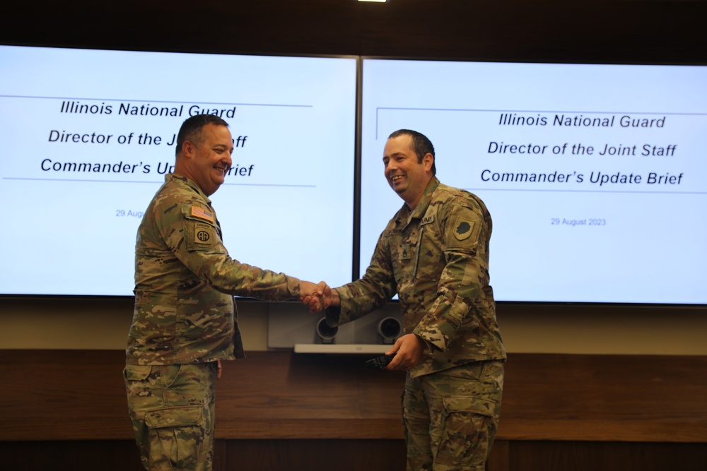 Director of the Joint Chief of Staff recognizes Guardsmen