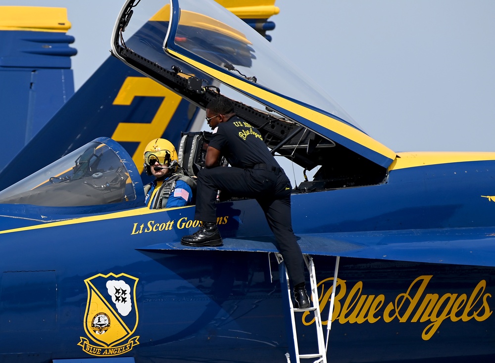 Blue Angels Perform at Guardians of Freedom Air Show in Lincoln, Nebraska