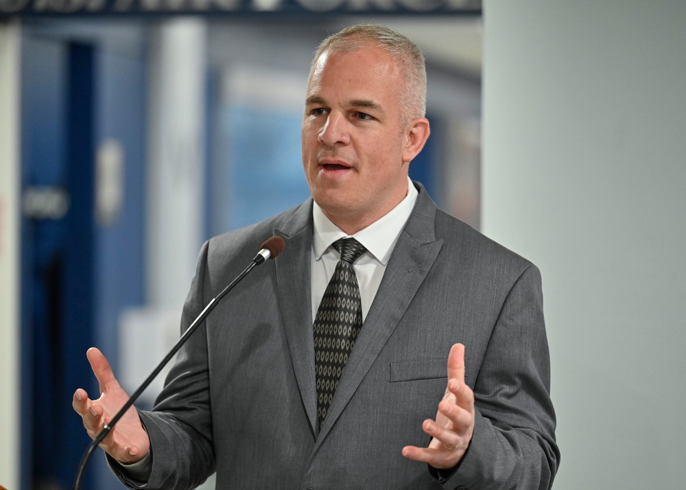 SecAF Kendall unveils Air Force 75th anniversary painting