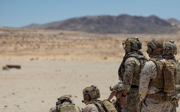 MARSOC Raiders and V3/4 Marines conduct mortar exercise at Range 106A