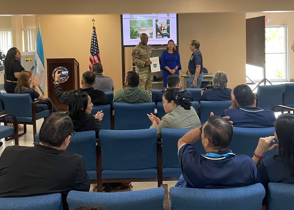 Honduran military leaders, National Defense College students visit Joint Task Force-Bravo