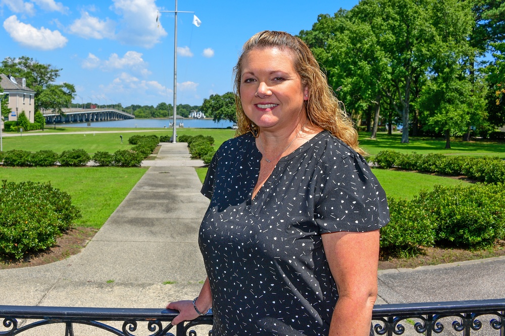 Rebecca Douglas Named NAVFAC Atlantic Supervisor of the Year for Exceptional Leadership