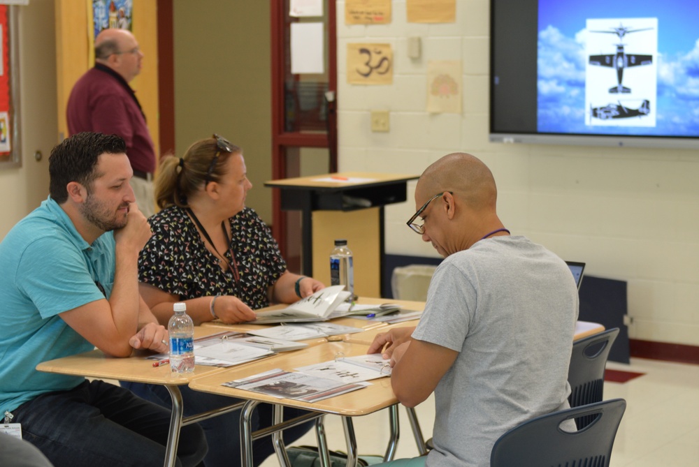 Chesapeake Public School teachers receive history program from Naval Museum