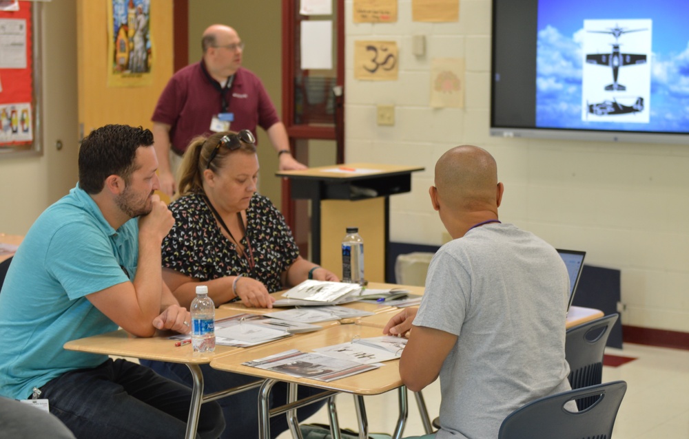 Chesapeake Public School teachers receive history program from Naval Museum