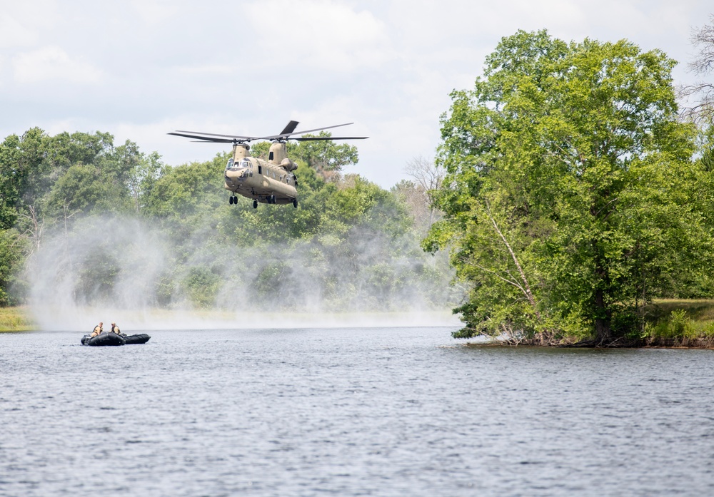 Illinois National Guard Helo-Casting at Fort McCoy
