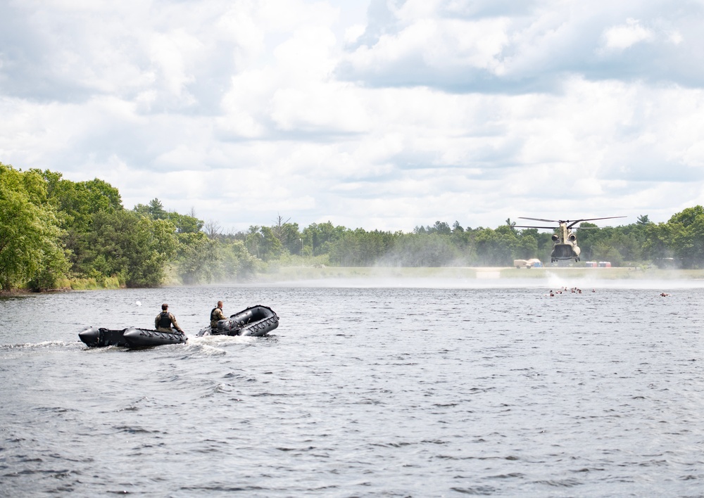Illinois National Guard Helo-Casting at Fort McCoy