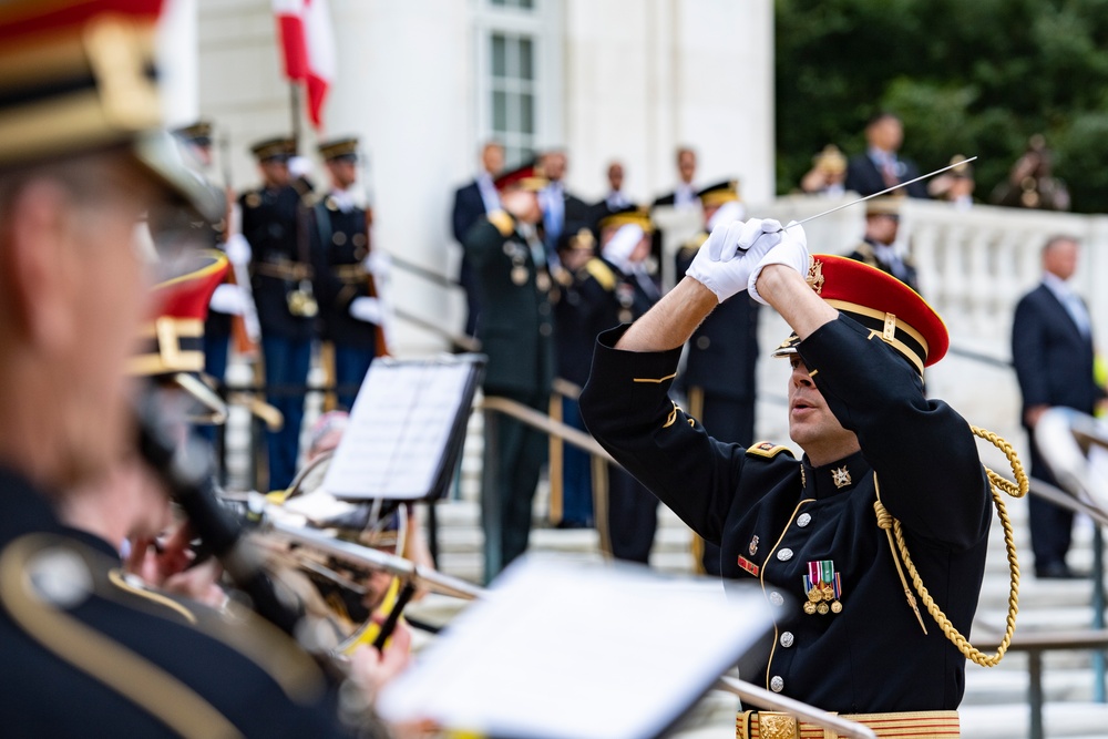 Canadian Chief of Defence Staff Gen. Wayne Eyre Participates in an Armed Forces Full Honors Wreath-Laying Ceremony at the Tomb of the Unknown Soldier