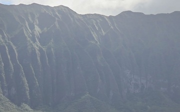 DVIDS - Images - MCB Hawaii hosts NFL Play 60 event [Image 5 of 6]