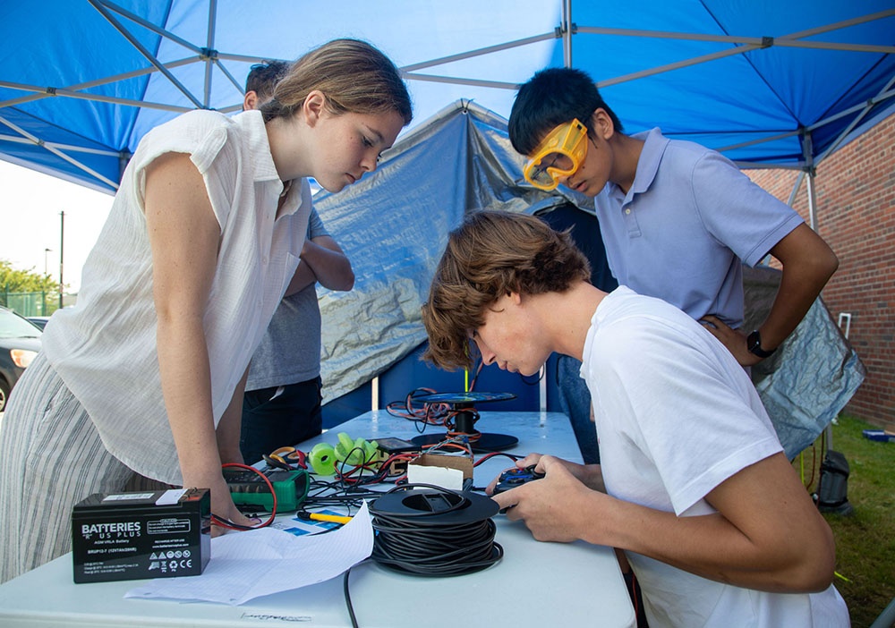 Summer programs at NUWC Division Newport teach students about engineering and teamwork