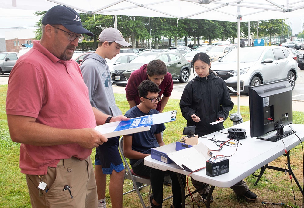 Summer programs at NUWC Division Newport teach students about engineering and teamwork