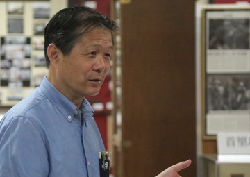 Grandson of the Japanese Imperial Army commanding general visits Kinser historical display / 日本帝国陸軍第32軍牛島司令官の孫がキンザー沖縄戦歴史資料館を訪問