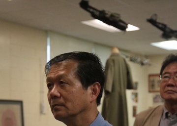 Grandson of the Japanese Imperial Army Commanding General Visits Kinser Historical Display / 日本帝国陸軍第32軍牛島司令官の孫がキンザー沖縄戦歴史資料館を訪問